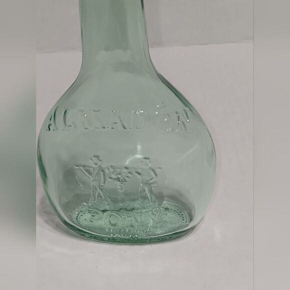 Almaden Vineyards Vintage Glass Salt and Pepper Shakers - Picture 2 of 3